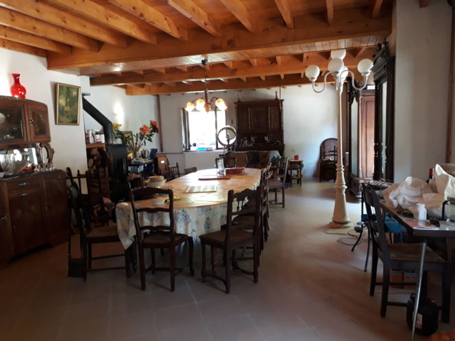 11363 HAUT DE FEURS GRANDE MAISON AVEC ATELIER au CALME