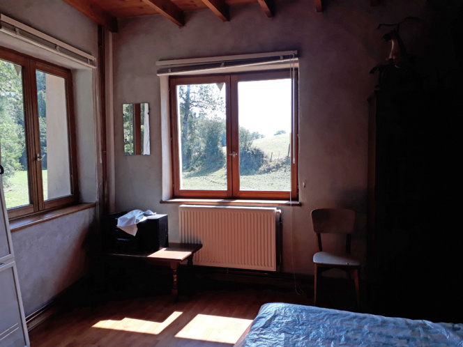 11363 HAUT DE FEURS GRANDE MAISON AVEC ATELIER au CALME