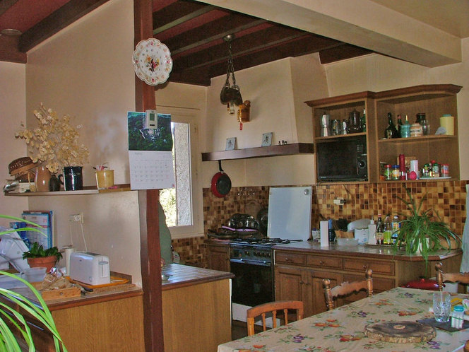 POUILLY LES FEURS GRANDE MAISON SUR 2900M2 CALME POUILLY LES FEURS GRANDE MAISON SUR 2900M2 CALME