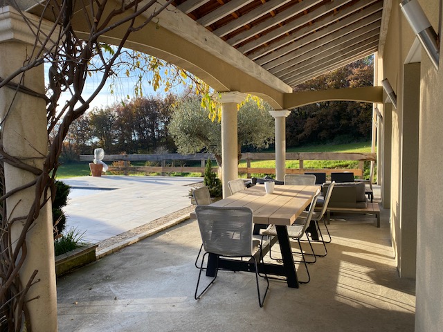 1388 GRANDE VILLA LUMINEUSE SUR 1 Ha 1388 GRANDE VILLA LUMINEUSE SUR 1 Ha