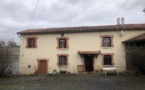 1386/ FERME A RENOVER SUR 4.5 HECTARES DONT 3.5 LIBRES / EXCLUSIVITE 